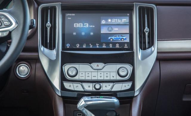 「判答星座」想感受6到飞起的驾乘感？在此双手奉上长城炮乘用皮卡