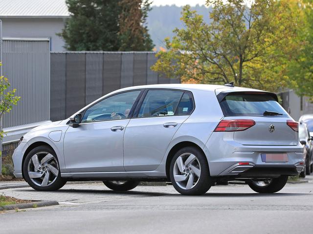 [值么君]科技配置全面提升，全新高尔夫8低伪装曝光