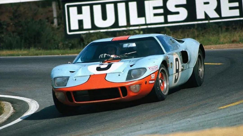 「汽车头条」?从8缸到“可变缸技术”3缸，福特顶尖动力技术的变与不变