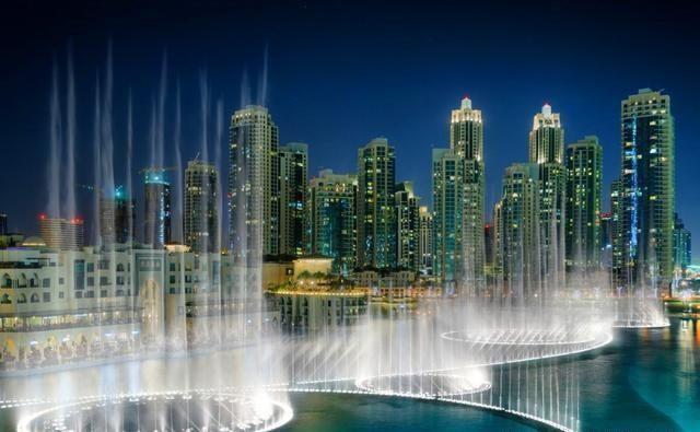 世界最大的喷泉：水柱最高可以冲到50层楼高的地方