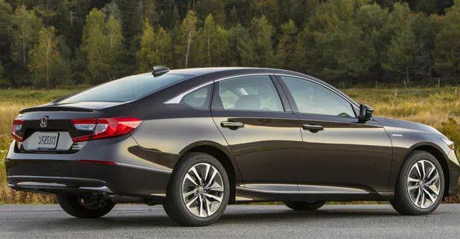 【同车时代】新款凯美瑞和新款雅阁刚刚发布，动力提升还有四驱？你选谁？