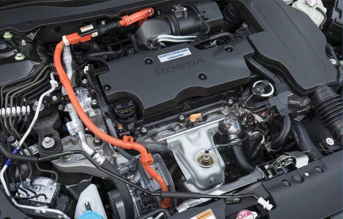 【同车时代】新款凯美瑞和新款雅阁刚刚发布，动力提升还有四驱？你选谁？