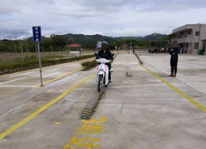 「小丁娱乐」电动车也要考驾照？考试费曝光，车主：还不如换成汽车！