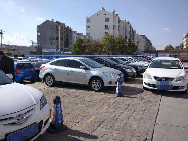 汽车超级粉丝：燃油机“淘汰”刻不容缓？国六车主气疯了，网友：幸亏没买车