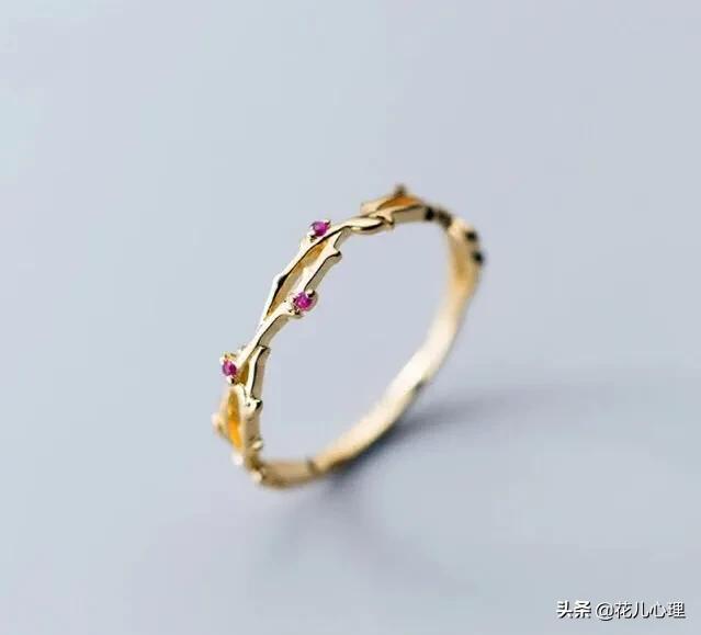 「校园留声机」你内心最放不下的事情是什么？选一枚戒指，测出答案！