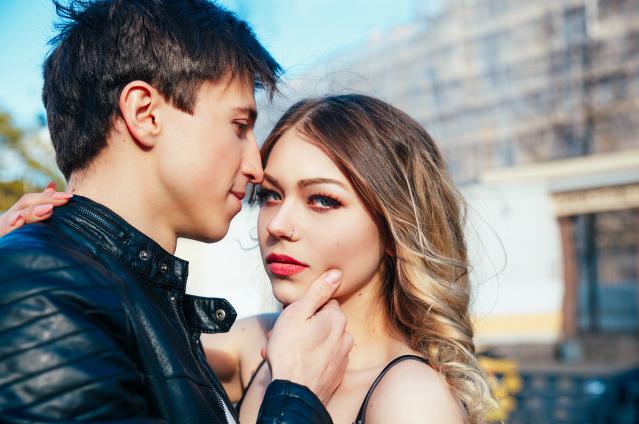 我用故事换你酒@夫妻睡觉前的三件“恩爱事”，你老公若做过一件，你就没嫁错人