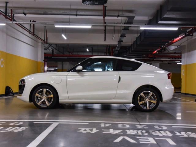 说车人阿聪：指纹解锁，人脸识别的手机？不，它是一辆十万小跑车！