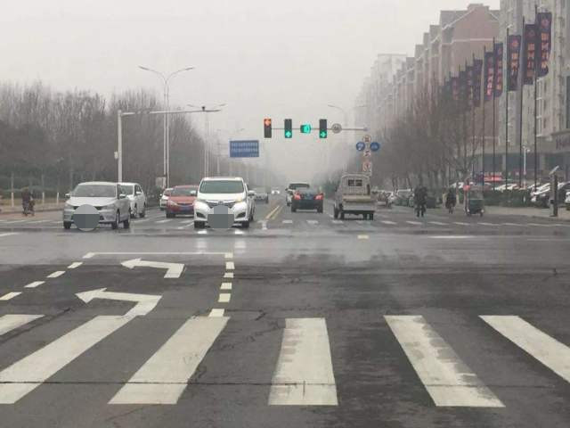 车式样■看到左转虚线要当心，走错一次扣6分，不少老司机都中招