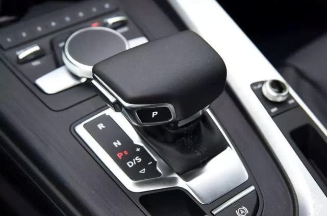 车式样@开自动挡的三个“坏习惯”，个个都是伤车于无形，希望你没有