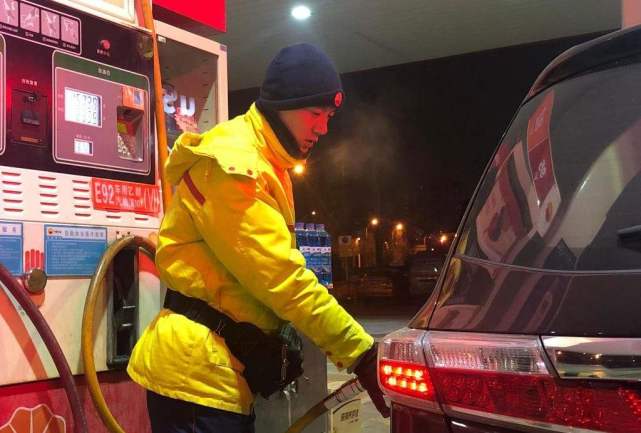 「车式样」油箱剩多少油，去加油才最合适？很多车主做错了，难怪车减寿