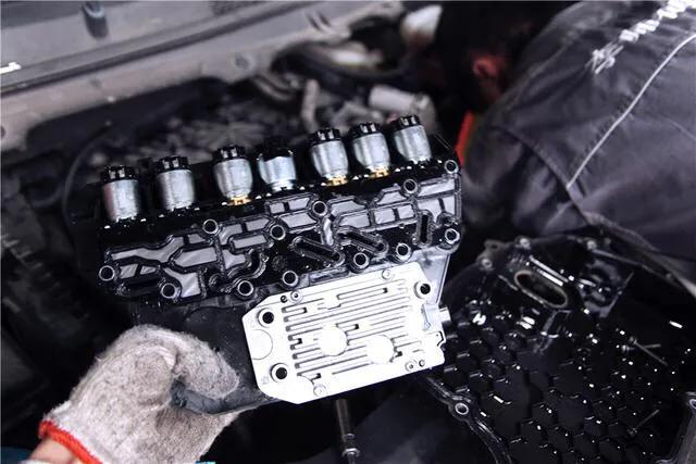 「汽车力力力」自动变速箱如何保养？做到三“要”三“不要”，变速箱健康不生病