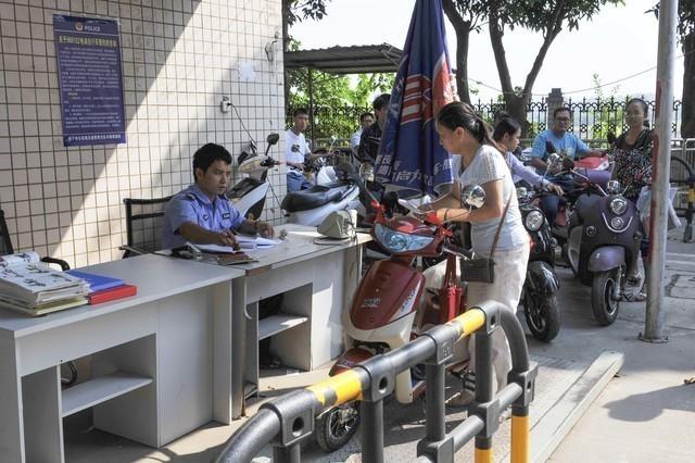 [潮人坐骑]电动车上牌套路真多 你有没有被忽悠？