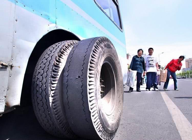 #懂车之后吧#汽车开多久要换一次轮胎？维修工：要想不爆胎，就别超过这个数！