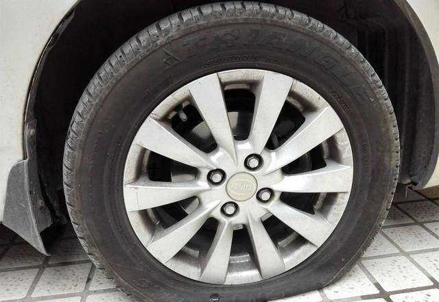 #懂车之后吧#汽车开多久要换一次轮胎？维修工：要想不爆胎，就别超过这个数！