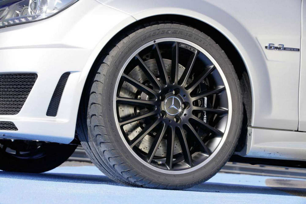 #懂车之后吧#汽车开多久要换一次轮胎？维修工：要想不爆胎，就别超过这个数！