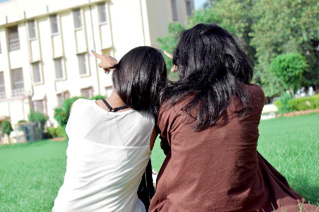 「琉璃红孔雀」所谓“女人要高嫁”，快速“吸引”优质男人的，正是这五个特质