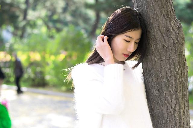 「琉璃红孔雀」所谓“女人要高嫁”，快速“吸引”优质男人的，正是这五个特质