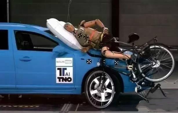 【车家号】一起来看看您从没有见过的安全气囊！