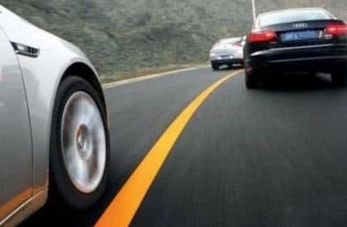 #只想见神评#单黄线和双黄线有何区别？交警：难道一直被扣分，终于找到原因了