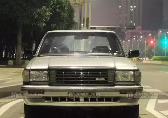 「家有汽车」注定中的缘分 那个复刻老皇冠的少年