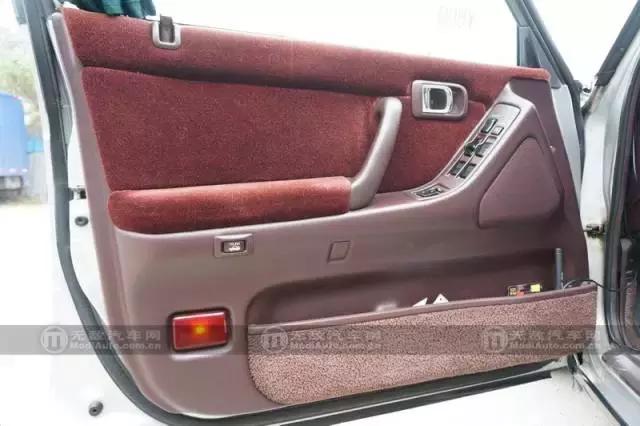 「家有汽车」注定中的缘分 那个复刻老皇冠的少年