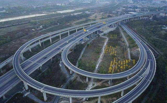 车界■长假返程：长途行车2小时以上，牢记这几点，危急时刻能保命