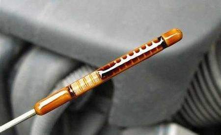 「文艺汽车达人」换机油时多4个心眼，汽修师傅会说你懂车，又能少花冤枉钱