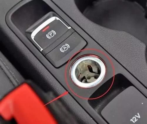 泼墨书青春@车开到烂才知：点烟器竟有这用途，多少人当摆设，内行人却天天用