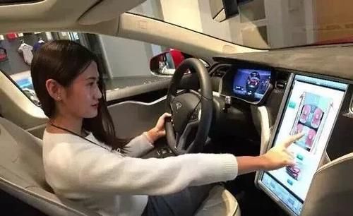 泼墨书青春@车开到烂才知：点烟器竟有这用途，多少人当摆设，内行人却天天用