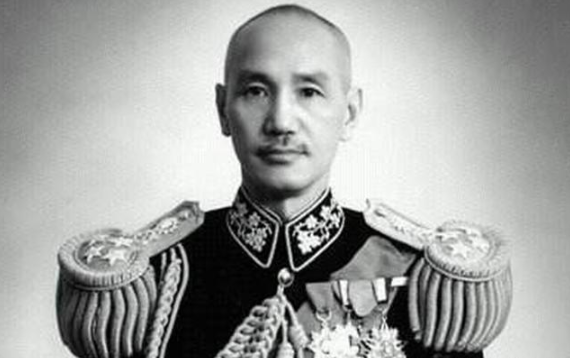 国军上将，曾抽蒋介石2个嘴巴子，杜聿明叫他老师，死后葬八宝山