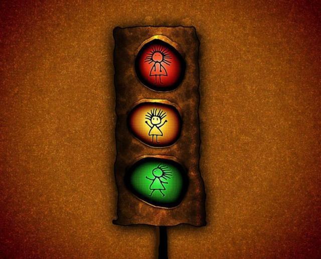 「十三姨侃车记」红绿灯取消读秒，到底有啥好处？车主：这下12分都不够扣了