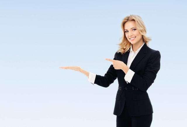 「老夏分析师」拿上百万的董事长让三四千的职工只奉献，这是不是道德绑架？