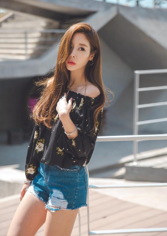 「须臾年华」一花凋零荒芜不了整个春天，一次挫折也荒废不了整个人生