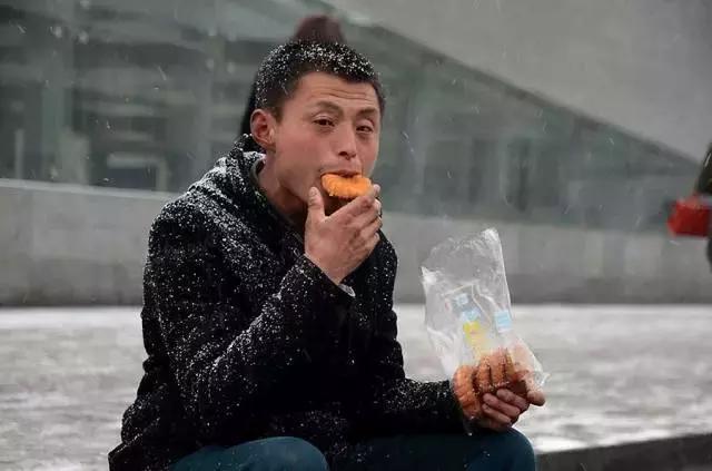 [美文鉴赏]人到中年不如狗