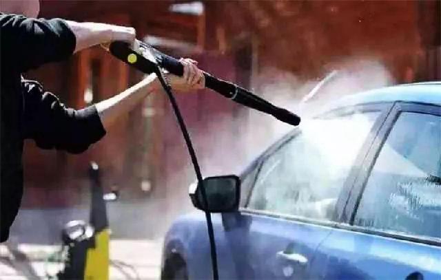 ZAKER网：【汽车用车】秋冬洗车几个误区，别伤到你的爱车，快来看看吧！