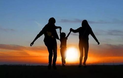 「谐头版」输在了起跑线，如何去超越？