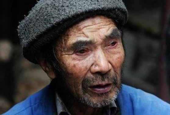 当过逃兵的抗战老兵，91岁拿出一张“破纸”，看完让人肃然起敬！