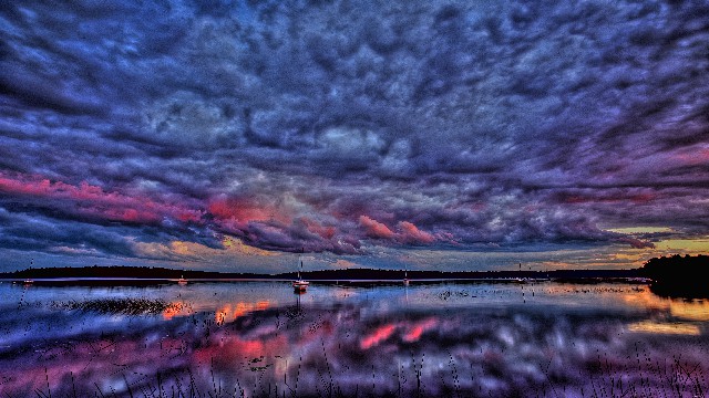 津榜谈情感：现实生活说说心情句子，简短励志，送给爱而不得的你