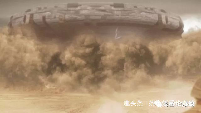 美国部队在伊拉克的沙尘暴下拍摄下巨大不明飞行物！
