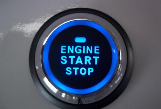 外车咖：汽车一键启动原来还有这些功能，很多车主只用它点火，太浪费了