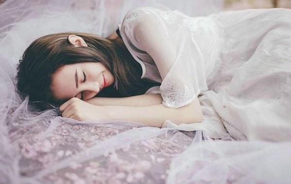 「泪划过的伤疤」男朋友的这几个需求你满足了，他会非常疼爱你，对你不离不弃