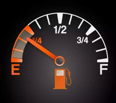 阿虎汽车■油箱指示亮红灯，没事还能继续开？原来很多人都做错了