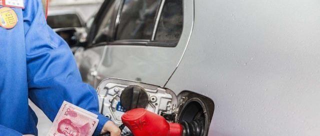 林昇快讯@为什么老司机选择中午去加油？