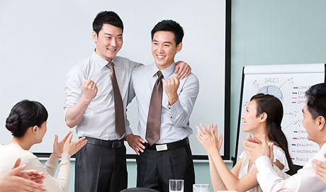 [安乐企]和领导关系再铁，这四点也不能触碰，否则很快就被职场边缘化！