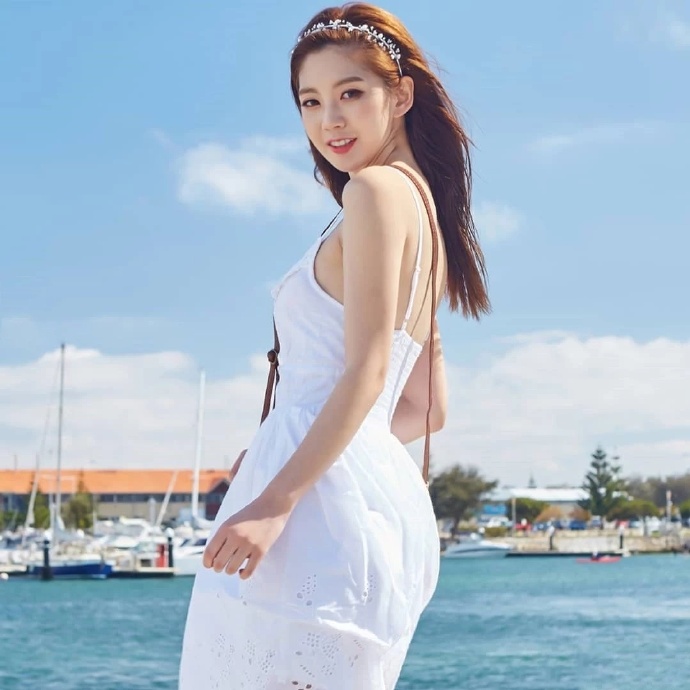 时尚客栈：和女孩子一起度假的感觉是不是很棒？特别是这么有气质的