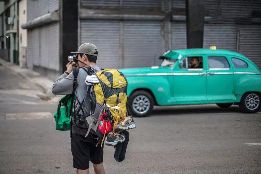 「蓝里」有一种伪仪式感，叫“中国式旅行”
