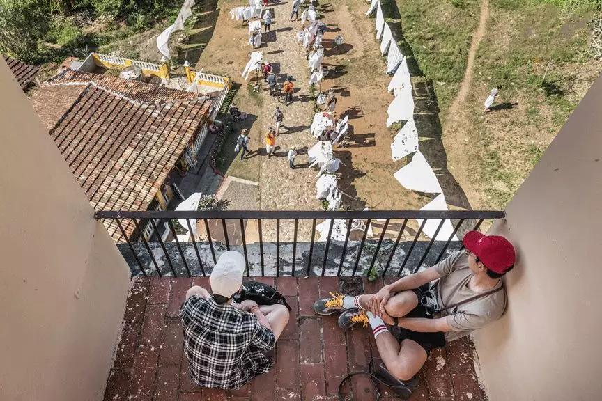 「蓝里」有一种伪仪式感，叫“中国式旅行”