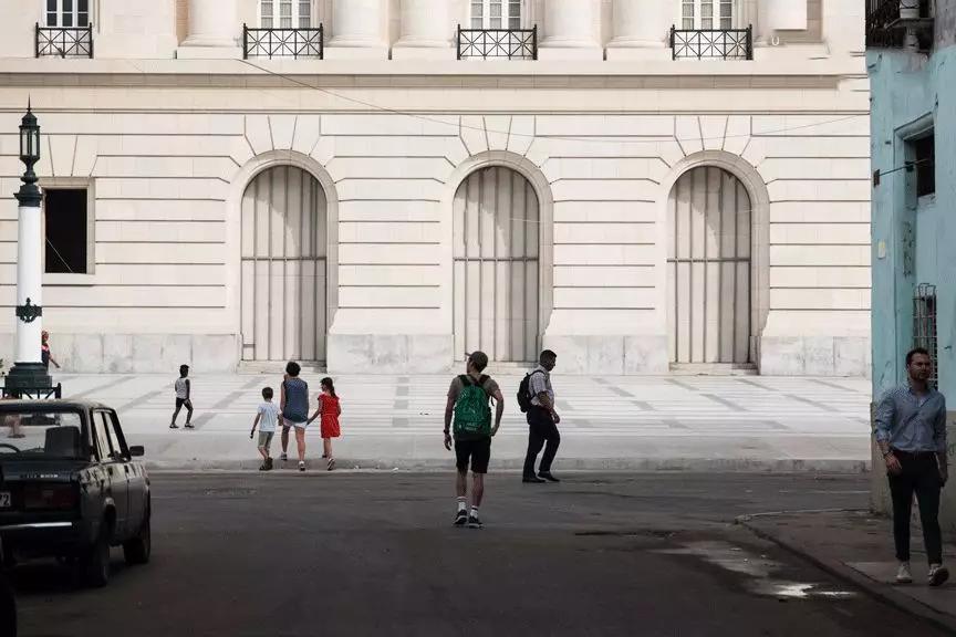 「蓝里」有一种伪仪式感，叫“中国式旅行”