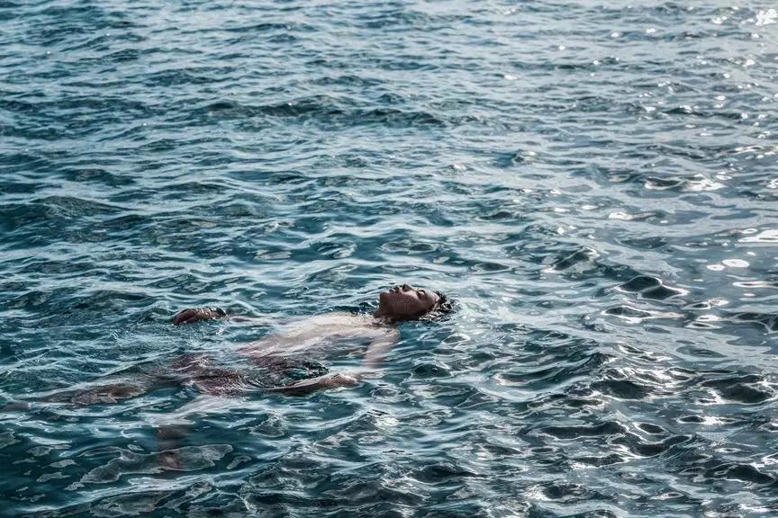 「蓝里」有一种伪仪式感，叫“中国式旅行”