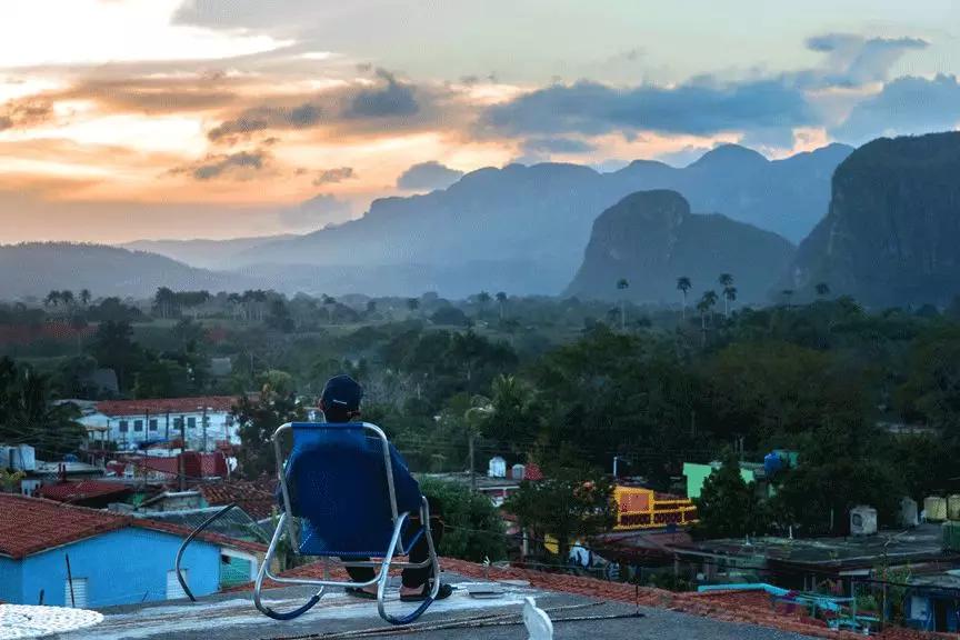 「蓝里」有一种伪仪式感，叫“中国式旅行”